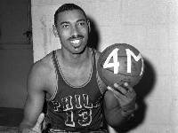 1968年的今天：张伯伦爆砍35+24+15 NBA历史唯一